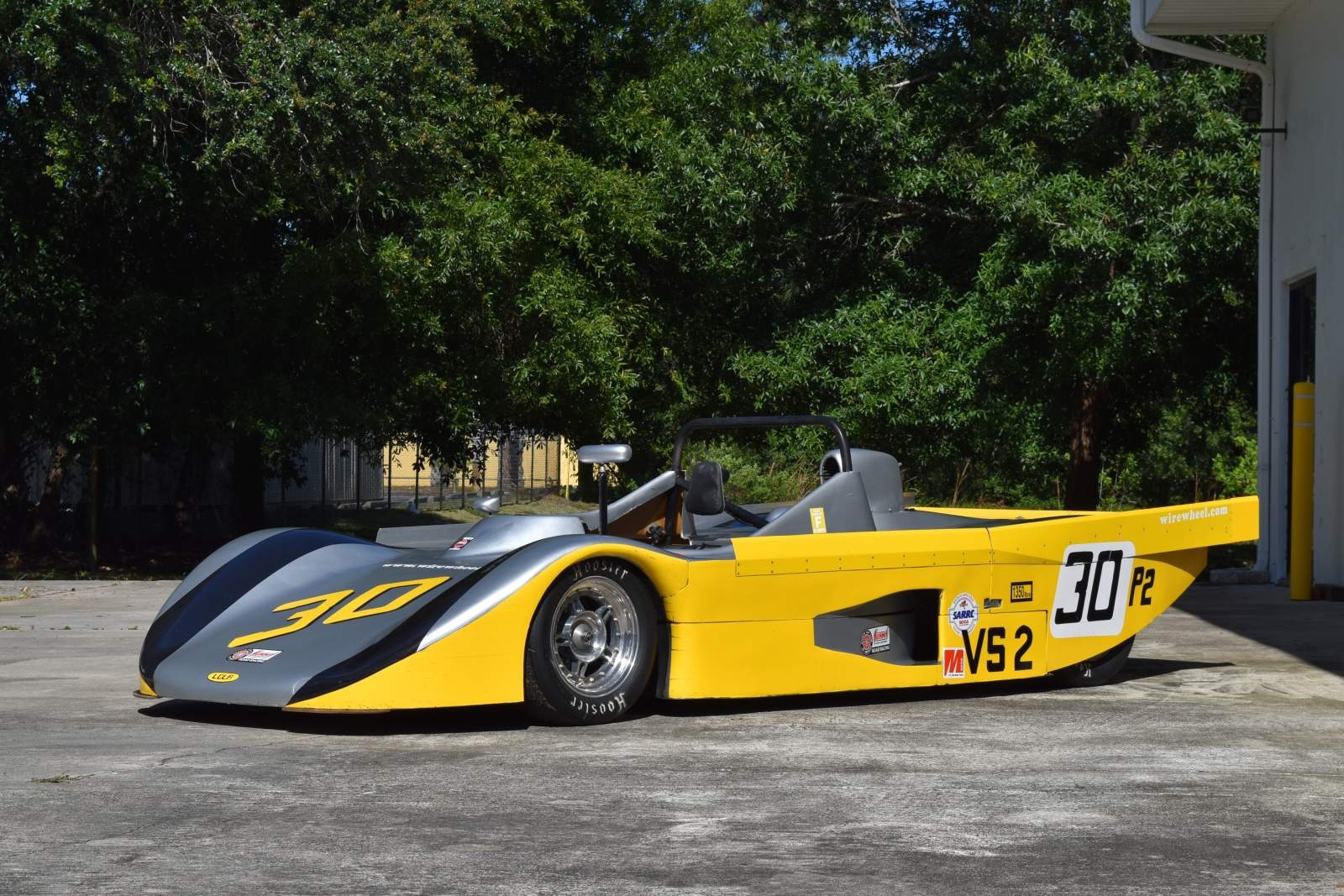 1986-Lola-T-86-90.JPG